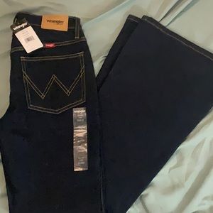 Wrangler wonderer high rise flare jeans (NWT)